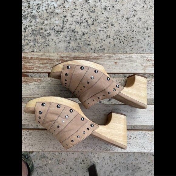 Beige Studded Open-Toe Suede Clogs Suzzato Women's Size 9 - Picture 7 of 9